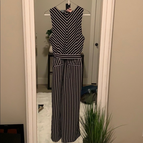 Banana Republic Blue and White Romper - Picture 4 of 5